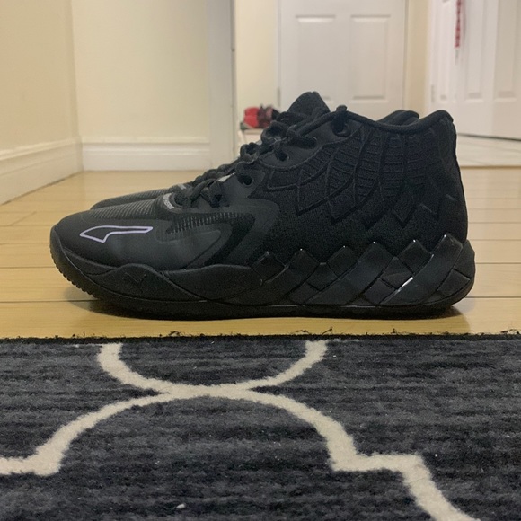 MB.01 iridescent dreams (size 11) used. - Picture 5 of 6